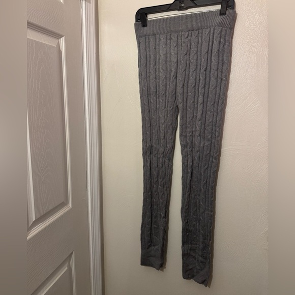 Gray knit sweater and pant set - Picture 3 of 6